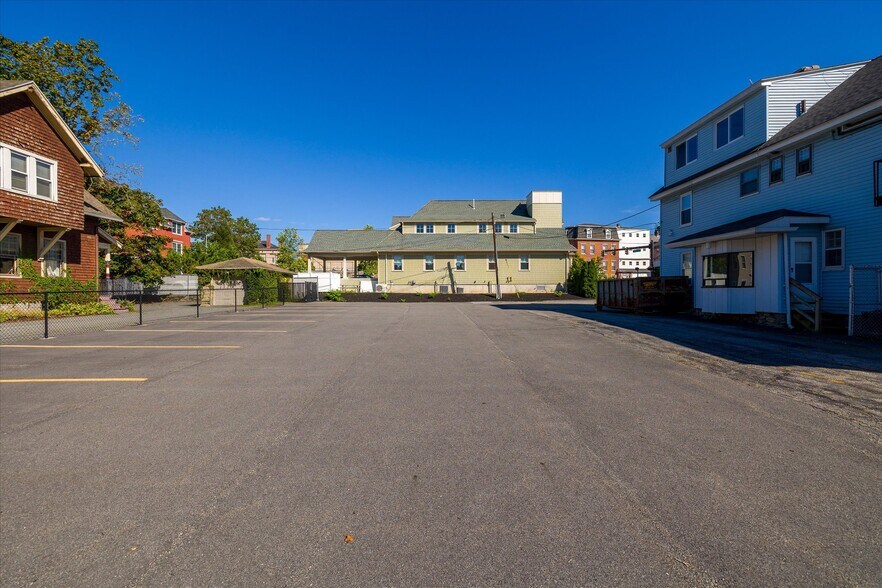 More Photos Of 52 Highland St, Worcester Office For Lease