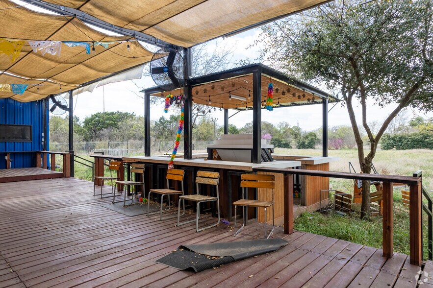 More Photos Of 18745 Redland Rd, San Antonio Restaurant For Sale