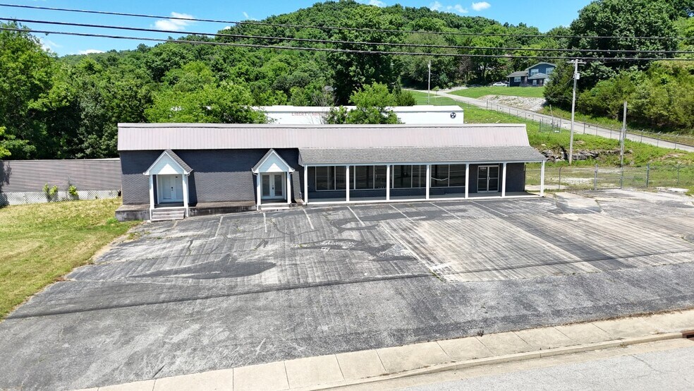 More Photos Of 10894 Nashville Hwy, Liberty Freestanding For Sale