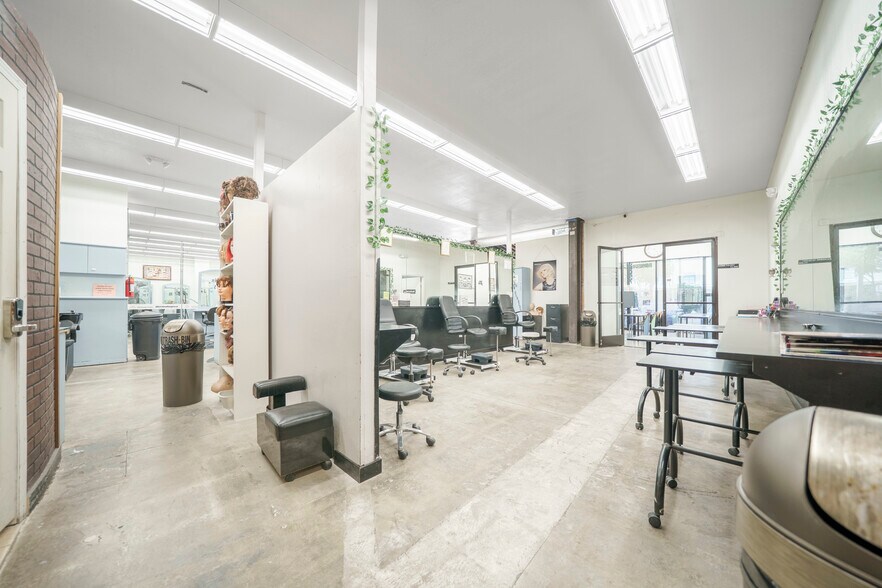 More Photos Of 1517 S Western Ave, Los Angeles Freestanding For Sale