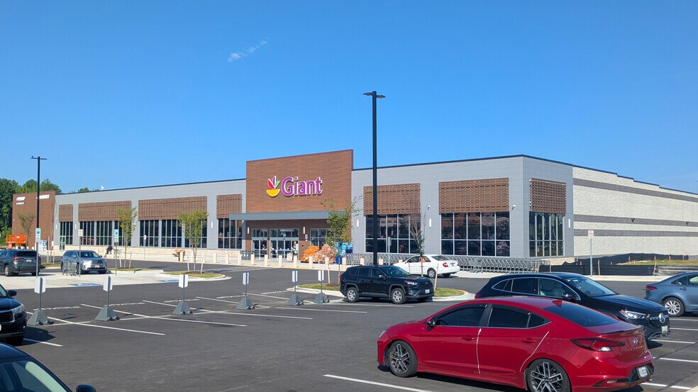 More Photos Of 100 Fairmount Ave, Bowie Freestanding For Lease