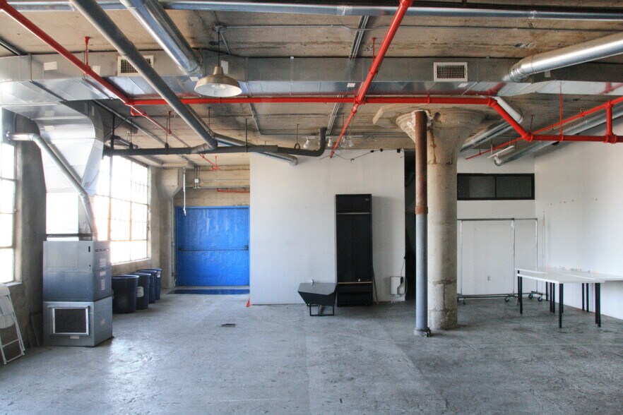 More Photos Of 49 Wyckoff Ave, Brooklyn Warehouse For Lease