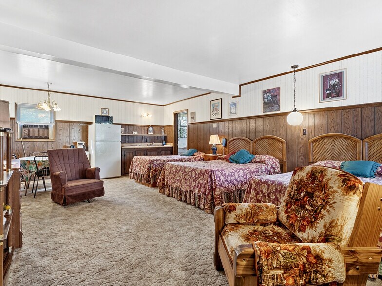 More Photos Of 1024 S I 75 Business Loop, Grayling Hotel For Sale