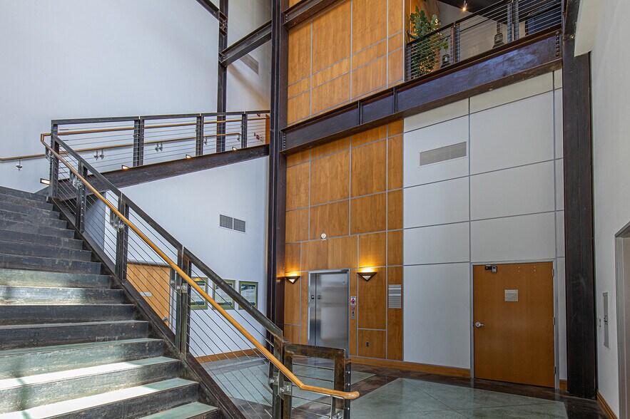 More Photos Of 175 Mercado St, Durango Office For Lease