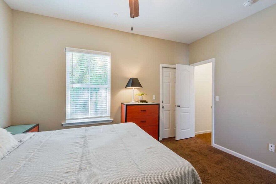 More Photos Of 2021 Tyson Green Ave, Tallahassee Apartments For Sale