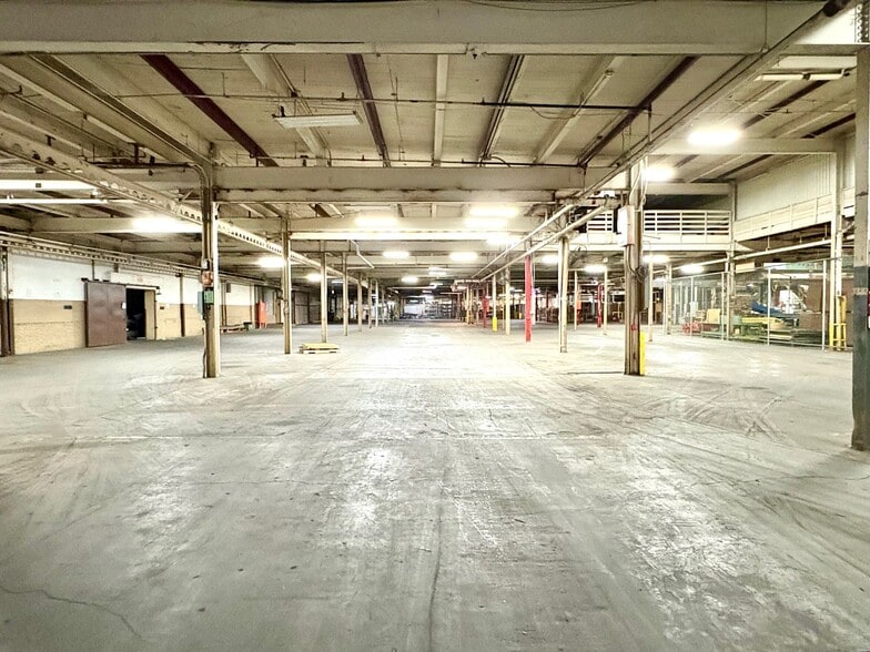 More Photos Of 239 Factory St, La Porte Warehouse For Lease