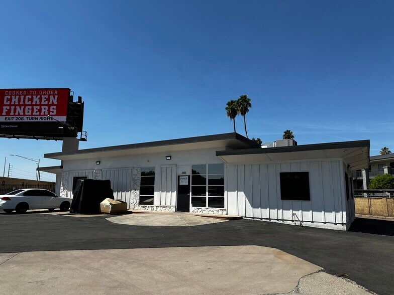 More Photos Of 2805 W Larkspur Dr, Phoenix Contractor Storage Yard For Sale