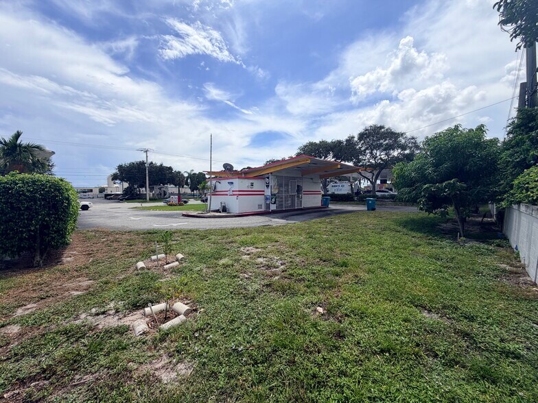 More Photos Of 121 E Woolbright Rd, Boynton Beach Land For Sale