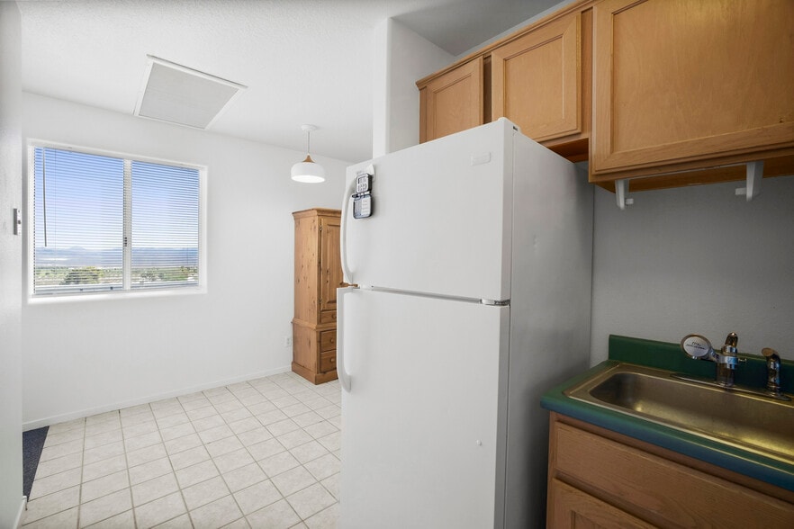 More Photos Of 1633-1651 Boulder City Pky, Boulder City General Retail For Sale