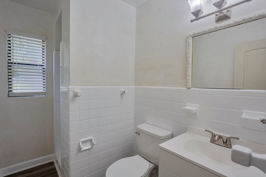 More Photos Of 1102 Sunset Point Rd, Clearwater Apartments For Sale