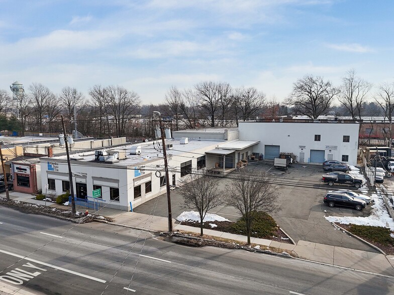 Primary Photo Of 472 E Westfield Ave, Roselle Park Light Manufacturing For Lease