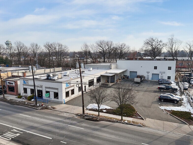 Primary Photo Of 472 E Westfield Ave, Roselle Park Light Manufacturing For Sale