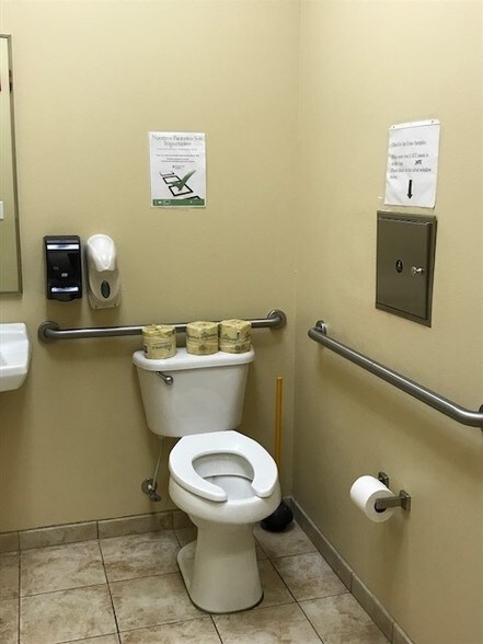 More Photos Of 11317 Lake Underhill Rd, Orlando Medical For Lease