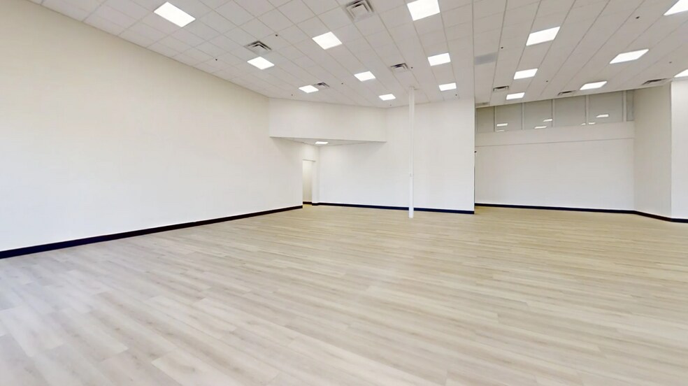 More Photos Of 9015 E Via Linda, Scottsdale Storefront For Lease