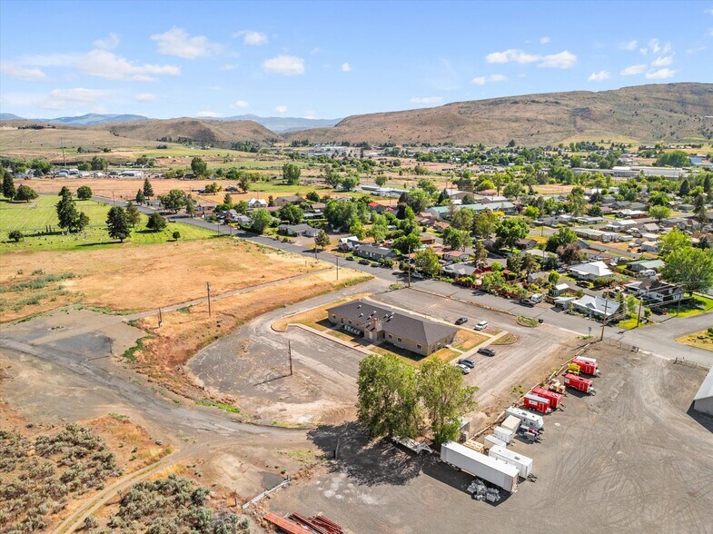 More Photos Of 1050 S Bridge St, Baker City Office For Sale