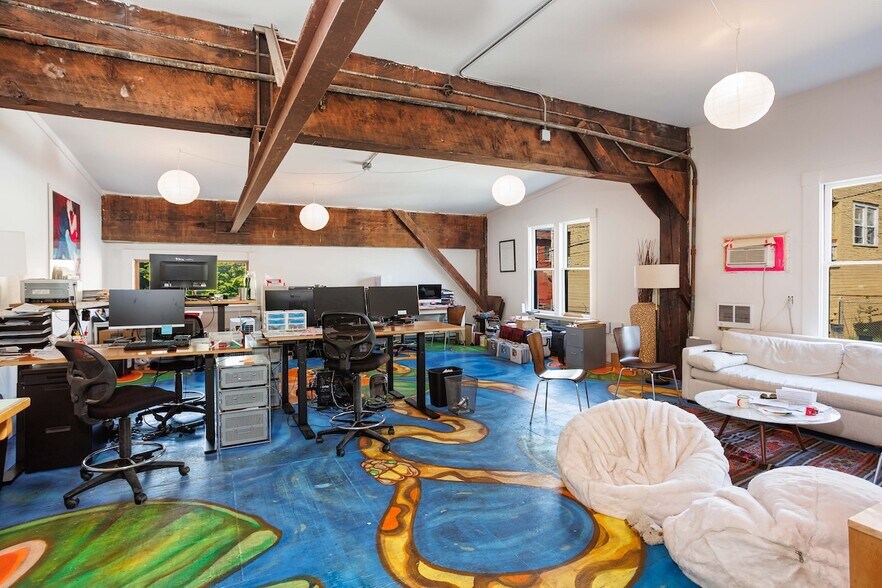 More Photos Of 3425 SE Yamhill St, Portland Loft Creative Space For Sale