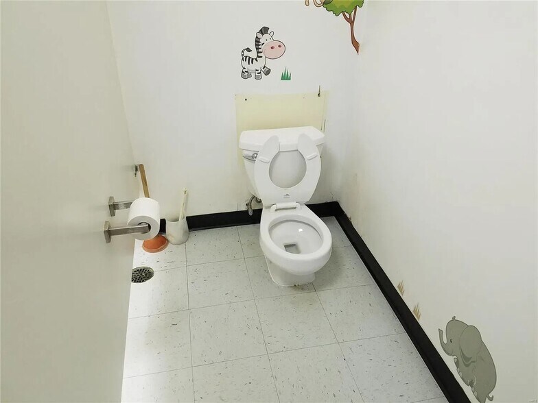 More Photos Of 15764 Clayton Rd, Ellisville Religious Facility For Lease