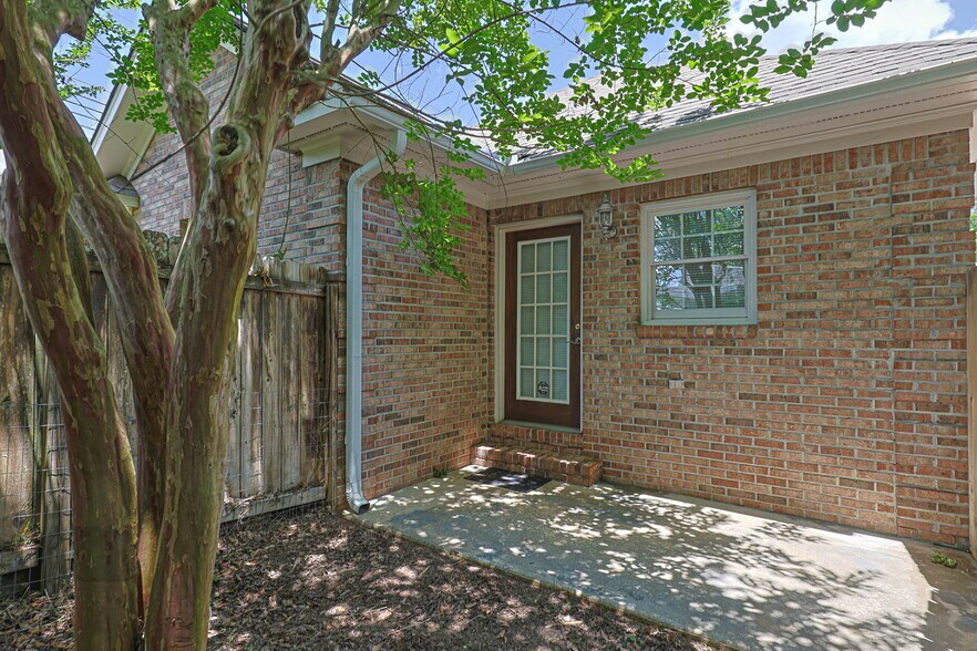 More Photos Of 5050 Warm Springs Rd, Columbus Office For Sale
