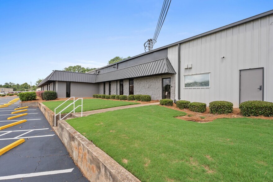 More Photos Of 154 Industrial Park Cir, Lawrenceville Manufacturing For Lease