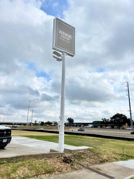 More Photos Of 7700 N Lamar Blvd, Austin Storefront Retail Office For Lease