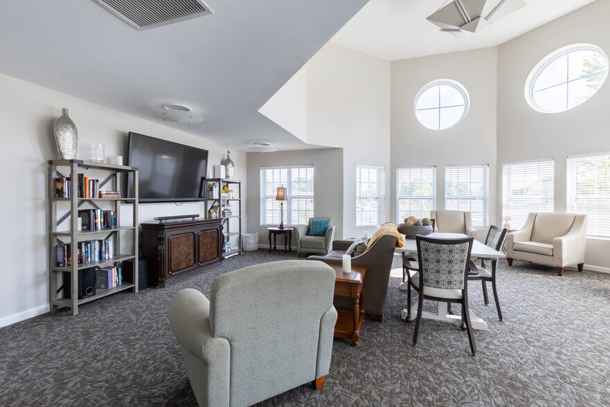 More Photos Of 1207 Vandalia St, Collinsville Assisted Living For Sale