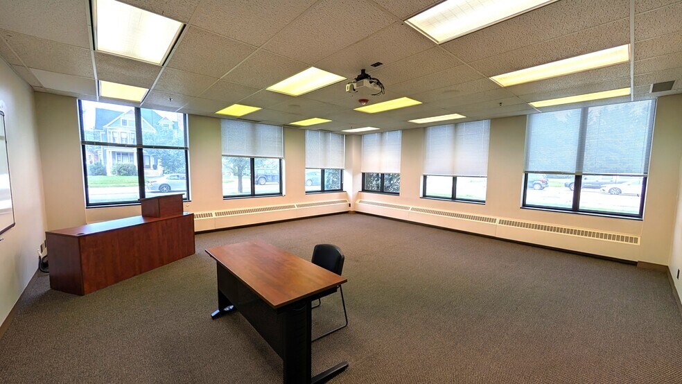More Photos Of 1030 E Jefferson Blvd, South Bend Office For Lease