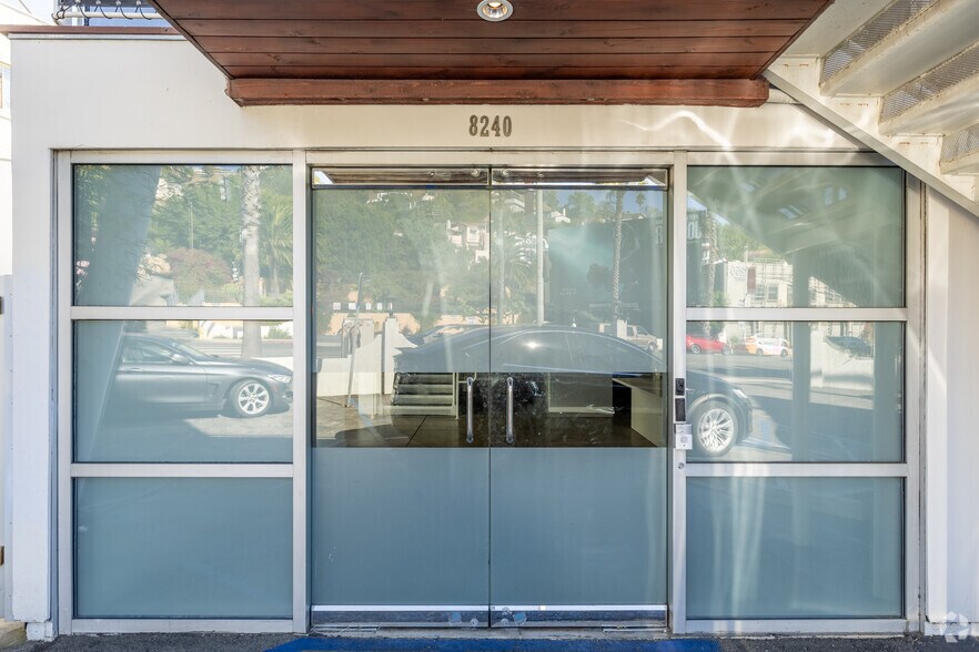 More Photos Of 8240 W Sunset Blvd, West Hollywood Office For Lease