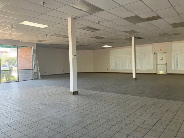 More Photos Of 925 W Baseline Rd, Tempe Storefront For Lease