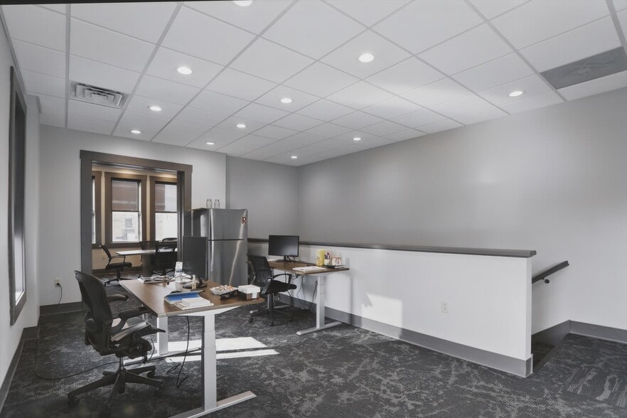 More Photos Of 164 E Jefferson St, Franklin Office For Sale