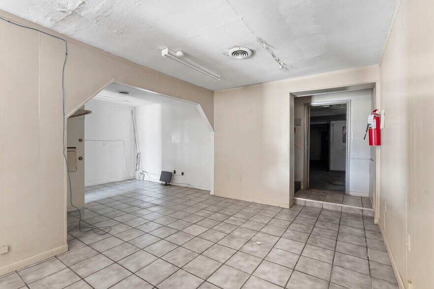 More Photos Of 825 MO-59, Carthage Industrial For Lease