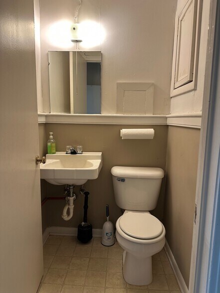 More Photos Of 120 N Randolph Ave, Eufaula Office For Sale