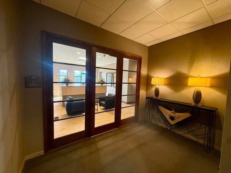 More Photos Of 960194 Gateway Blvd, Fernandina Beach Office For Lease