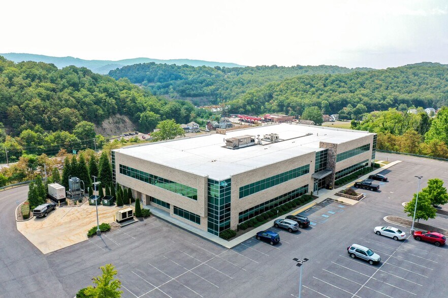 More Photos Of 10 Commerce Dr, Cumberland Office For Sale