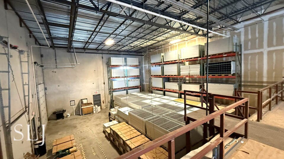 More Photos Of 4404-4420 N Interstate 35, San Antonio Showroom For Sale