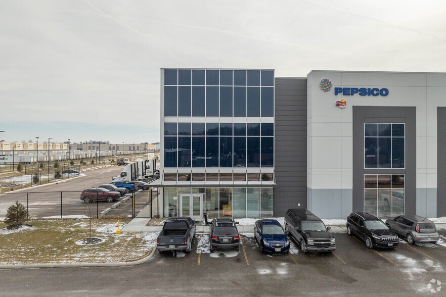 More Photos Of 8796 Independence Pky, Twinsburg Distribution For Lease