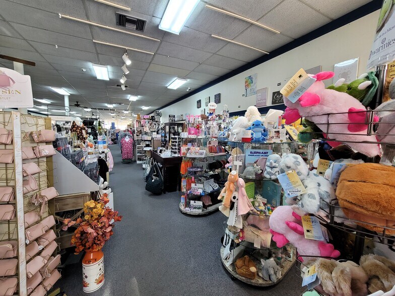 More Photos Of 302 N Main St, Rushville Storefront Retail Office For Sale