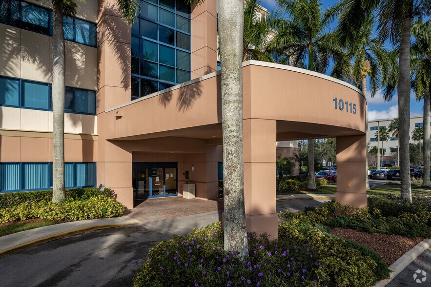 More Photos Of 10115 Forest Hill Blvd, Wellington Medical For Lease