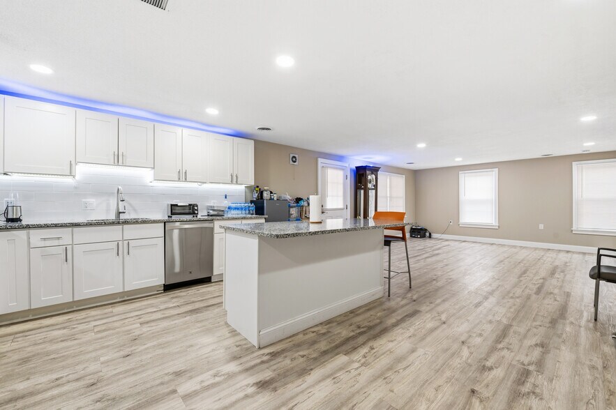 More Photos Of 47 Chelmsford St, Chelmsford Storefront Retail Residential For Sale