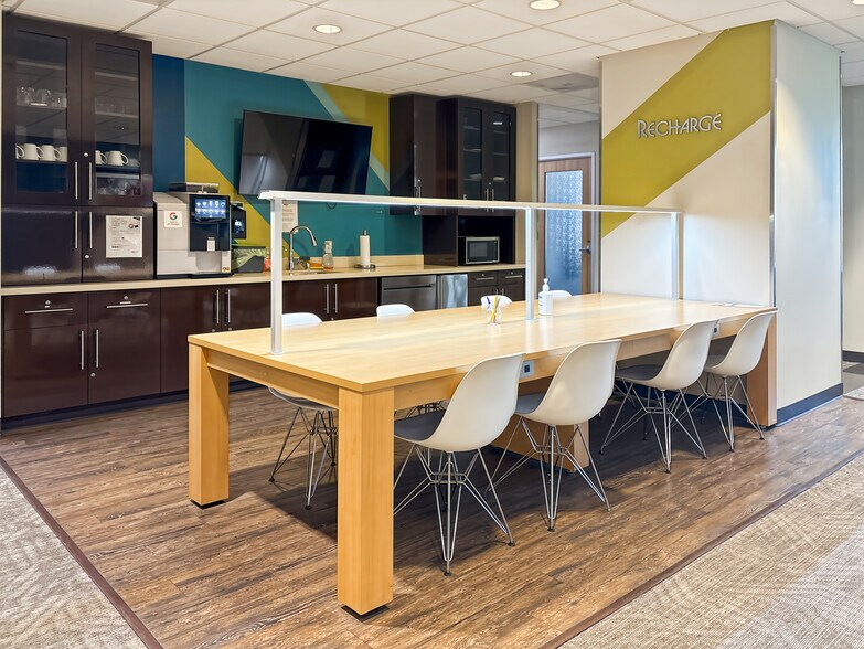 More Photos Of 1455 Frazee Rd, San Diego Coworking Space