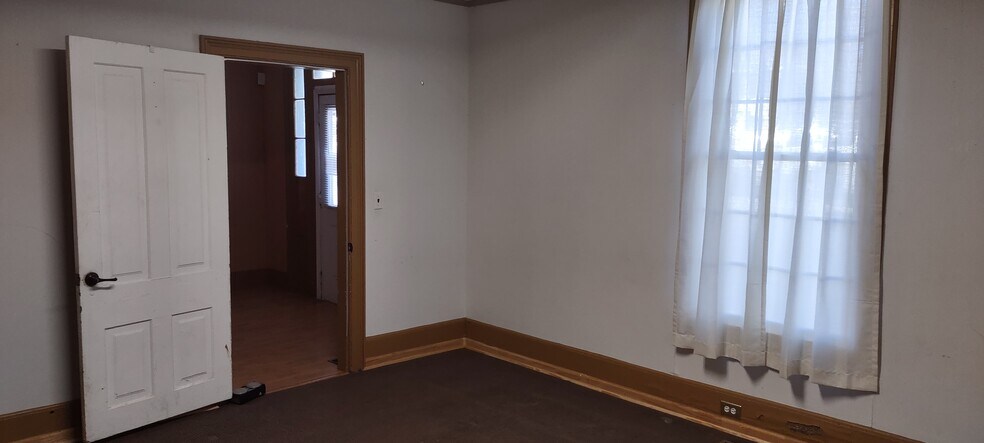 More Photos Of 119 W Main St, Youngsville Freestanding For Lease