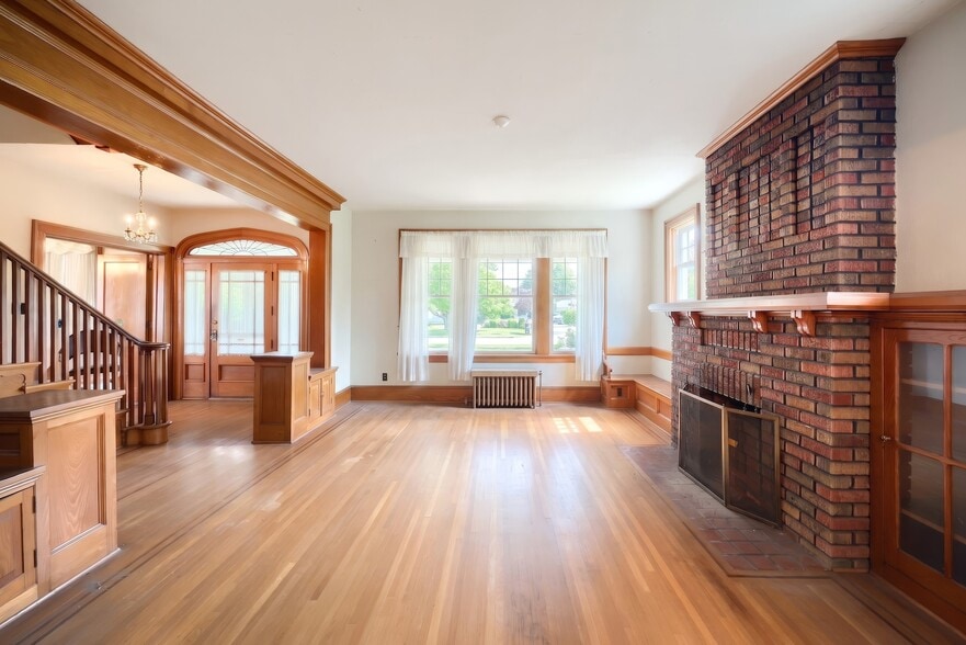More Photos Of 41 W Main St, Fawn Grove Flex For Sale