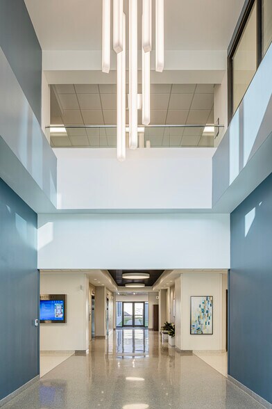 More Photos Of 515 W Mayfield Rd, Arlington Medical For Lease