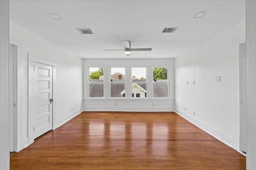 More Photos Of 1229 Heights Blvd, Houston Loft Creative Space For Lease