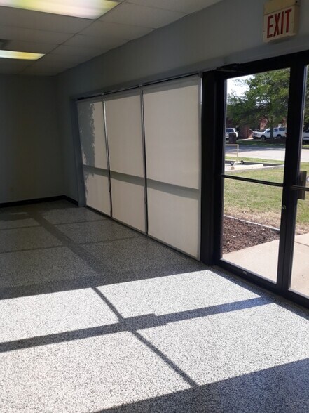 More Photos Of 2200 N Yellowood Ave, Broken Arrow Research And Development For Sale