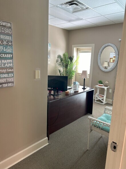 More Photos Of 1400 Palm Blvd, Isle Of Palms General Retail For Lease