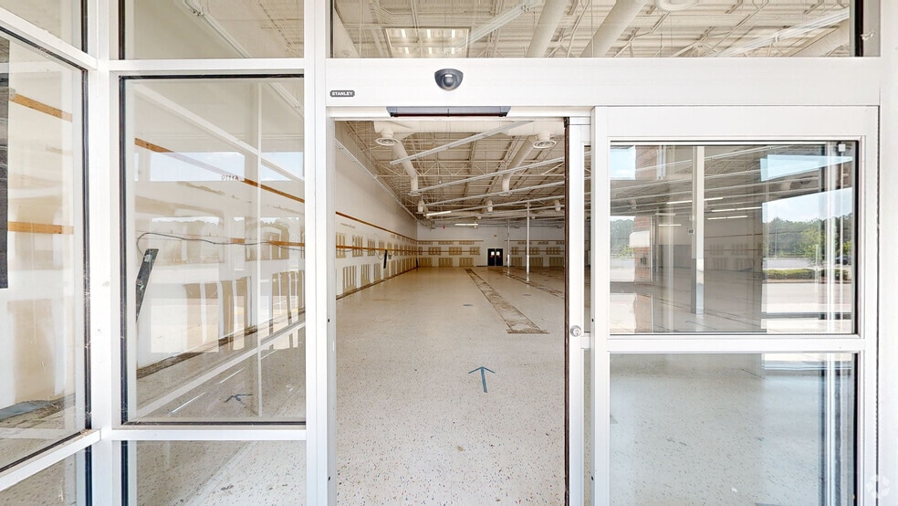 More Photos Of 61101-61125 Airport Rd, Slidell Unknown For Lease