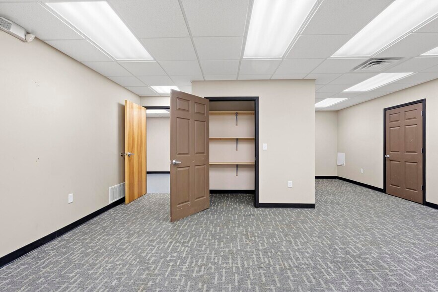 More Photos Of 1006 Ash St, Eudora Loft Creative Space For Lease