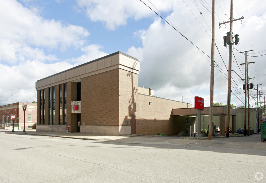 Primary Photo Of 114 Commercial St, Dowagiac Bank For Lease