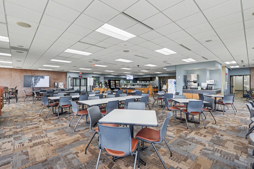 More Photos Of 2000 Heritage Way, Waverly Office For Sale