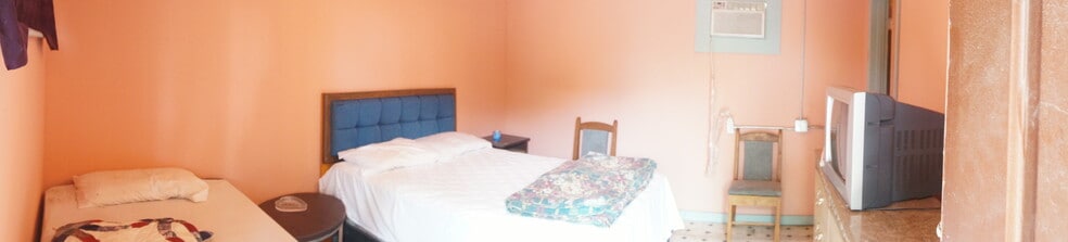 More Photos Of 2121 Kirk St, Houston Hotel For Sale